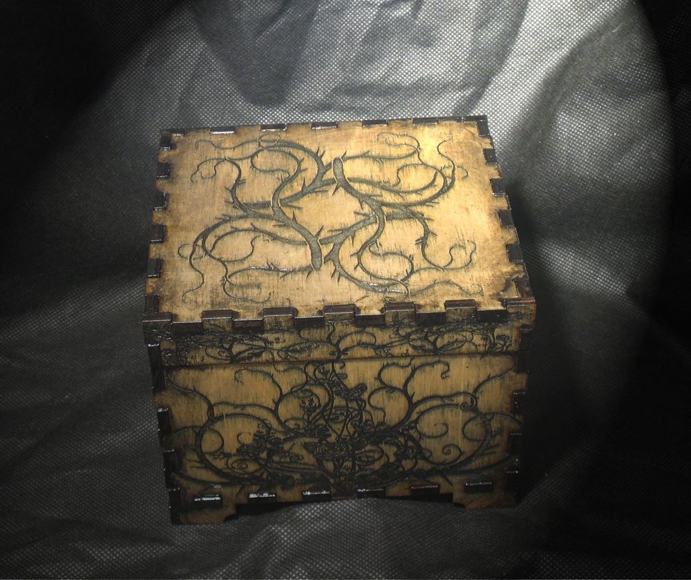 Lord Mock's Thorn Keepsake Box (Small Jewelry Box)