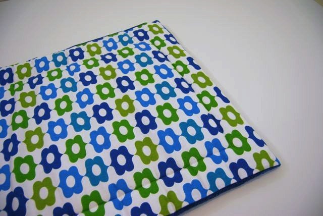LARGE Portable Blue Green Dog Bed / Ready to Ship / Dog Crate Mat Washable Jessica Jones Calliope Fabric