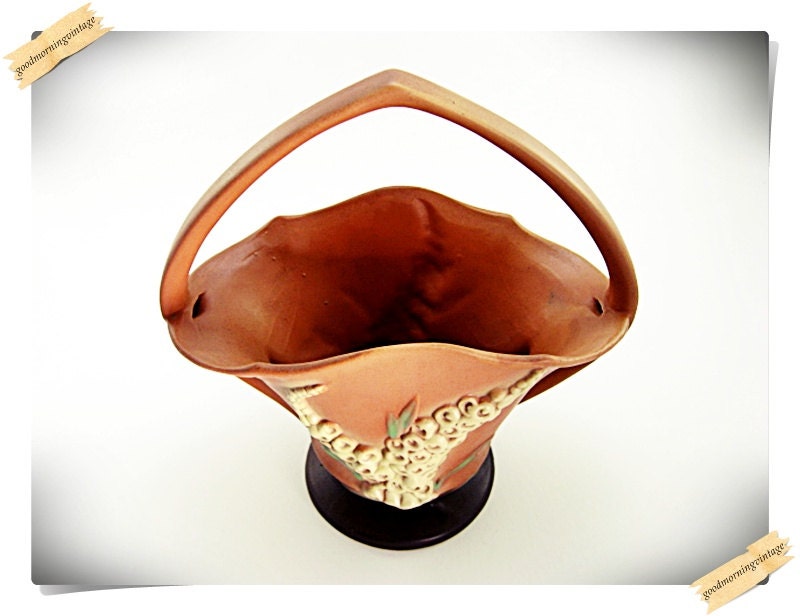 Roseville Foxglove Ceramic Basket