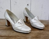 mod platform heels / metallic 60s platforms / Tinsel Town platforms