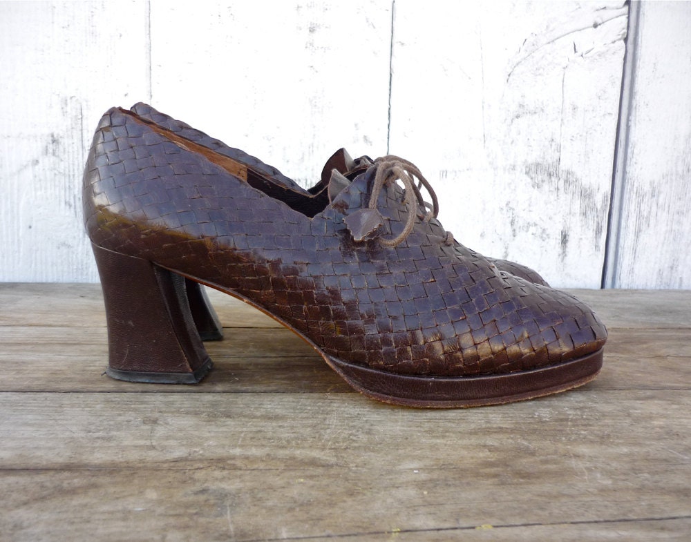 vintage platforms / woven heeled oxfords / Stephane Kélian shoes