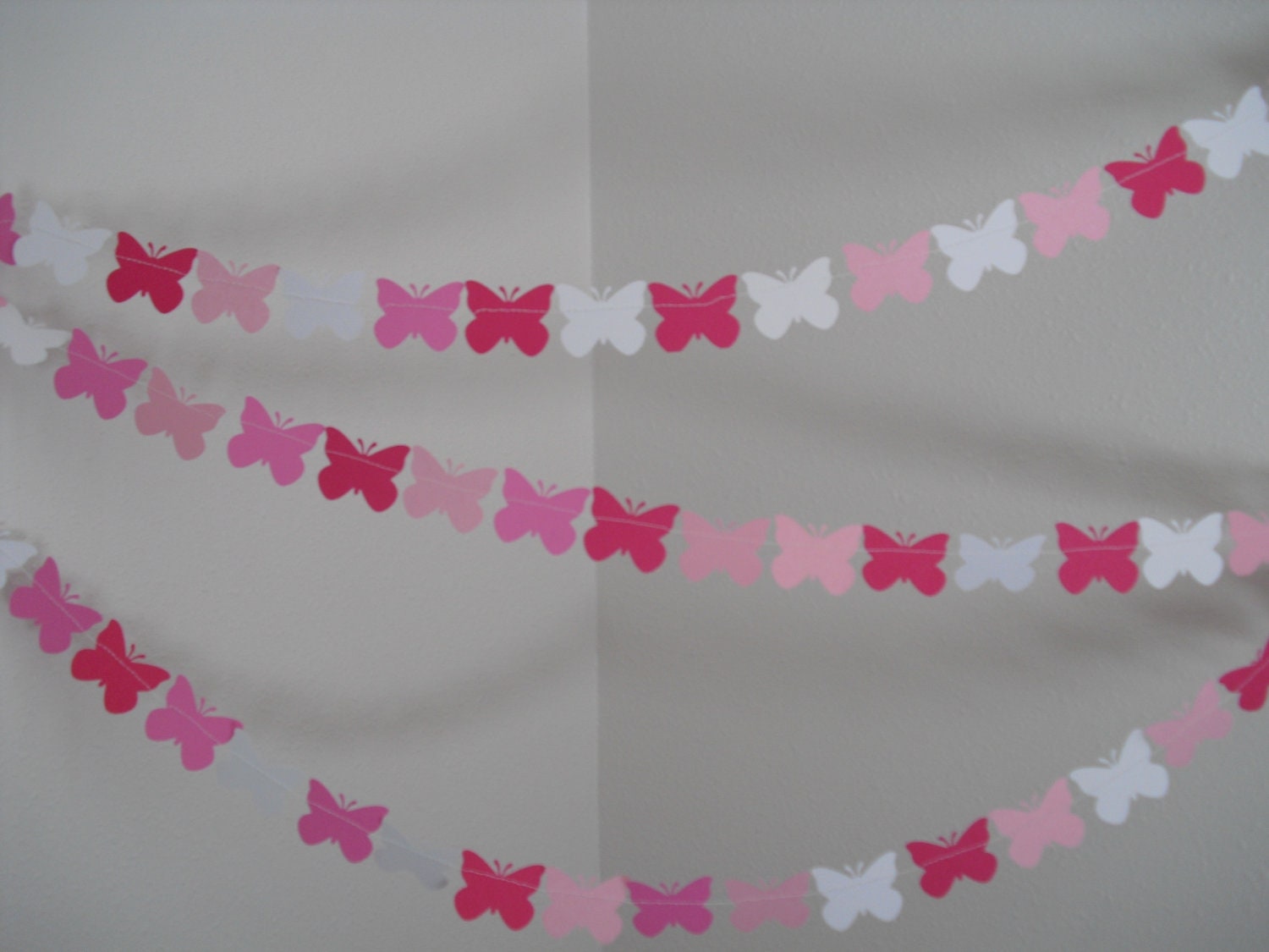 Butterfly Garland 15'  in White, Pink, and Red