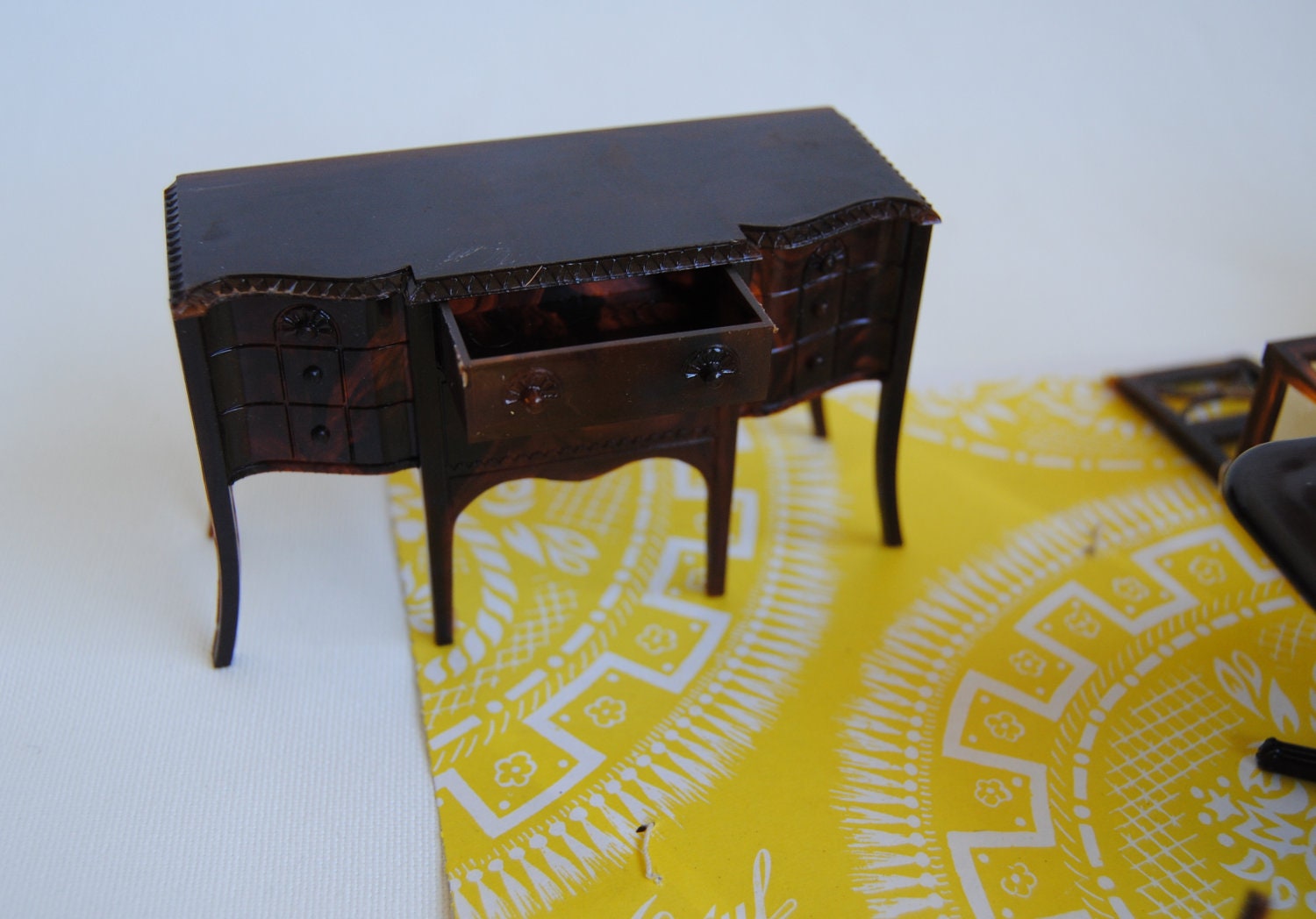 vintage 1970's vintage miniature TOYDINNING-ROOM FURNITURE - dollhouse