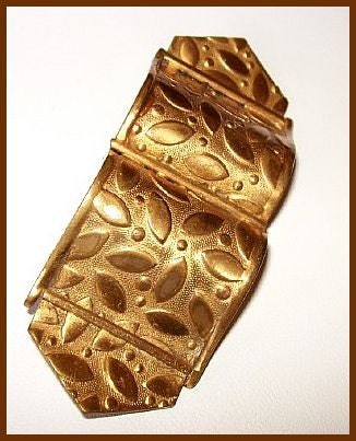 VICTORIAN Brooch or Pin Art Nouveau Style Flower Leaf Design Gold Metal BIG 3.5" VG