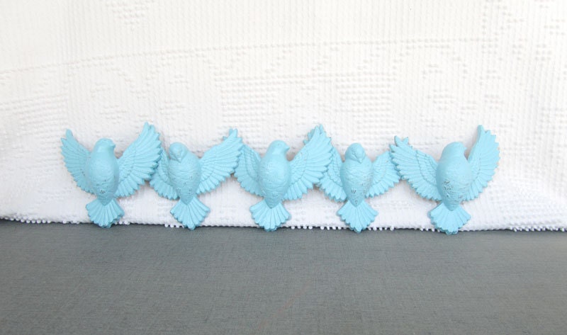 Shabby Chic Aqua Birds set of 5 Vintage Homco Burwood Lovebirds Doves Aqua Coral Red Mint Nursery Decor.. teen dorm playroom bathroom