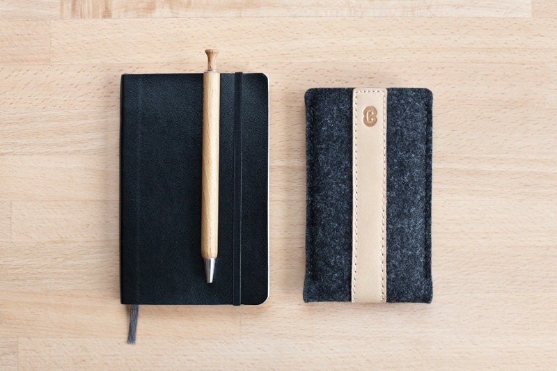 Cocones iPhone 4, iPhone 4S Sleeve / iPhone 4, iPhone 4S Case/ Smokey Grey Felt & Tan Leather
