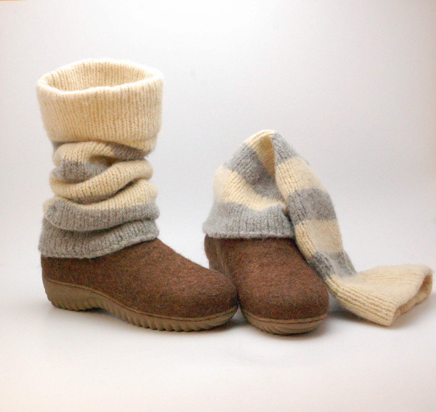 Set of felt shoes and leg warmers - woolen leg warmers and felted wool clogs - gift set - mix & match