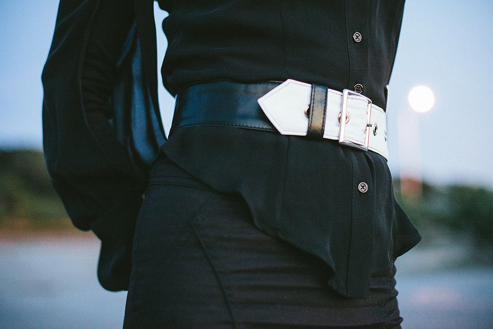 Black and white asymmetrical leather belt - Ione