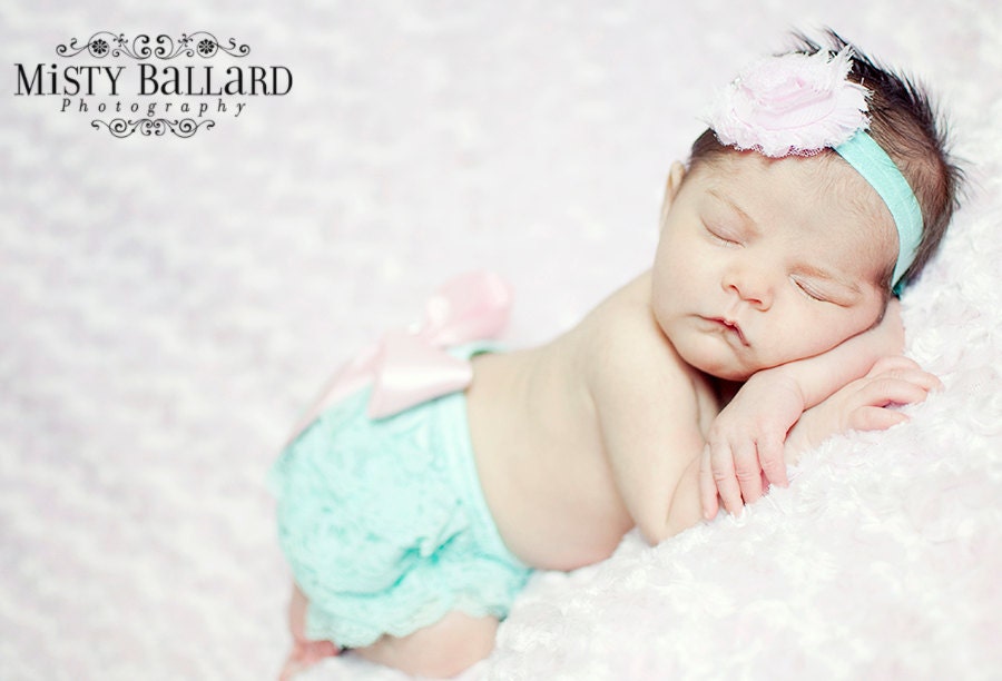 Baby Ruffle Bloomers set ..Easter.. Lace Ruffle Bum Baby Bloomer .. Baby bloomers .. Ruffle bloomers .. Diaper cover .. Photo prop