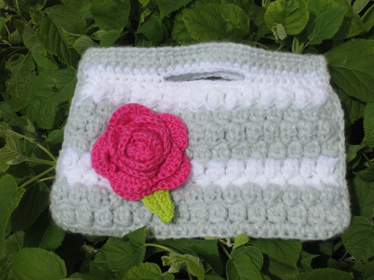 OWL WRISTLET.  Crochet Owly Wristlet with lining and zipper. CUTE Gift for Girlfriend, child, mom, cousin.