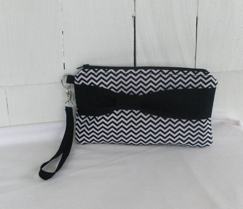 Bow Wristlet Clutch -The Lilac in Black Chevron
