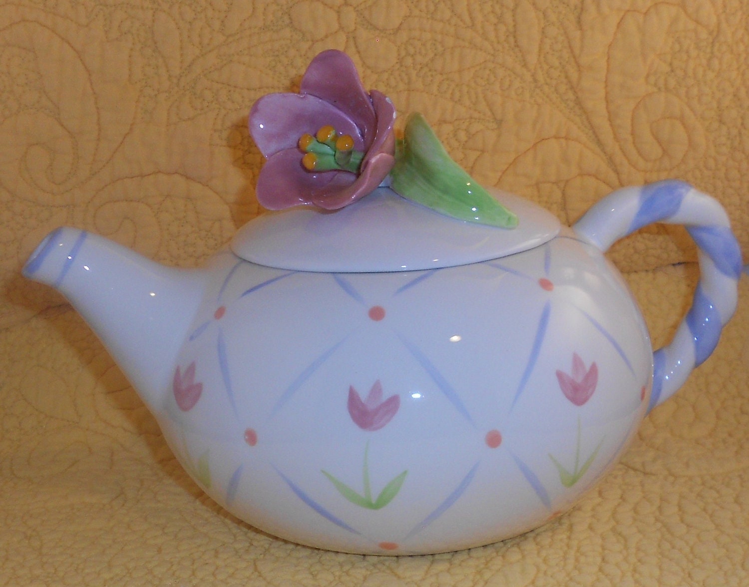 tulip teapot