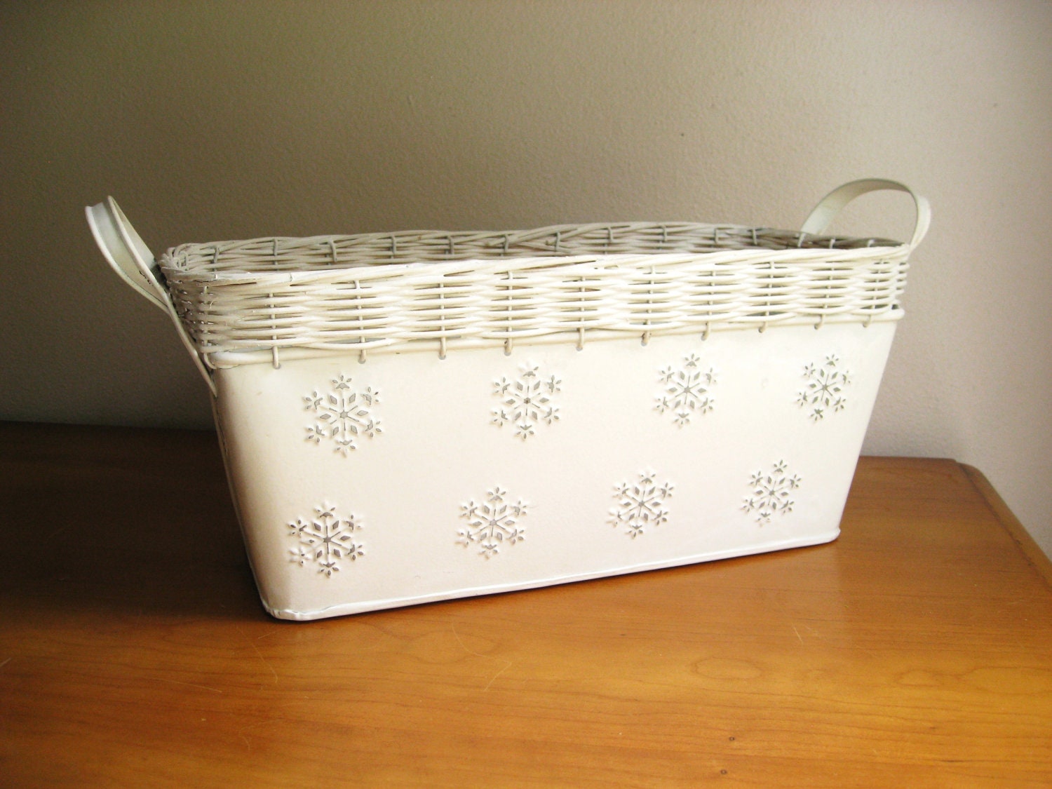 Vintage Snowflake Metal and Wicker Planter, Holiday Storage Box, White Decorative Container, Christmas Decor