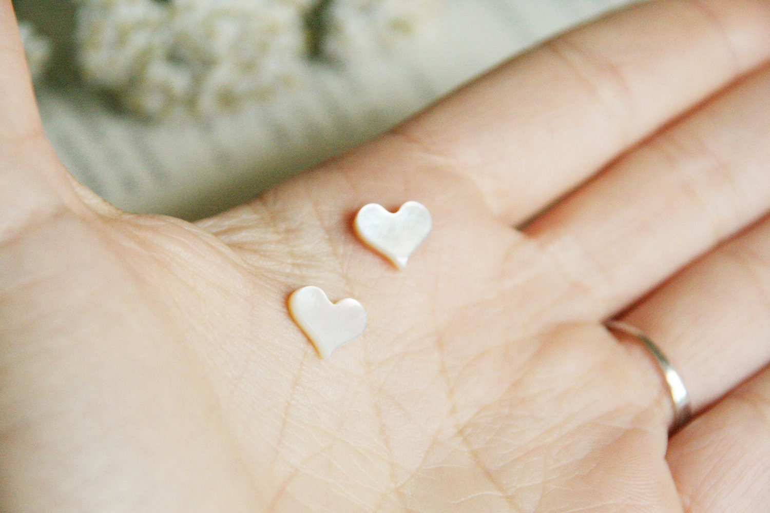 Hearth cabochon mother of pearl tiny heart shaped buttons for DIY stud earrings, decoration, repurpose, upcycle