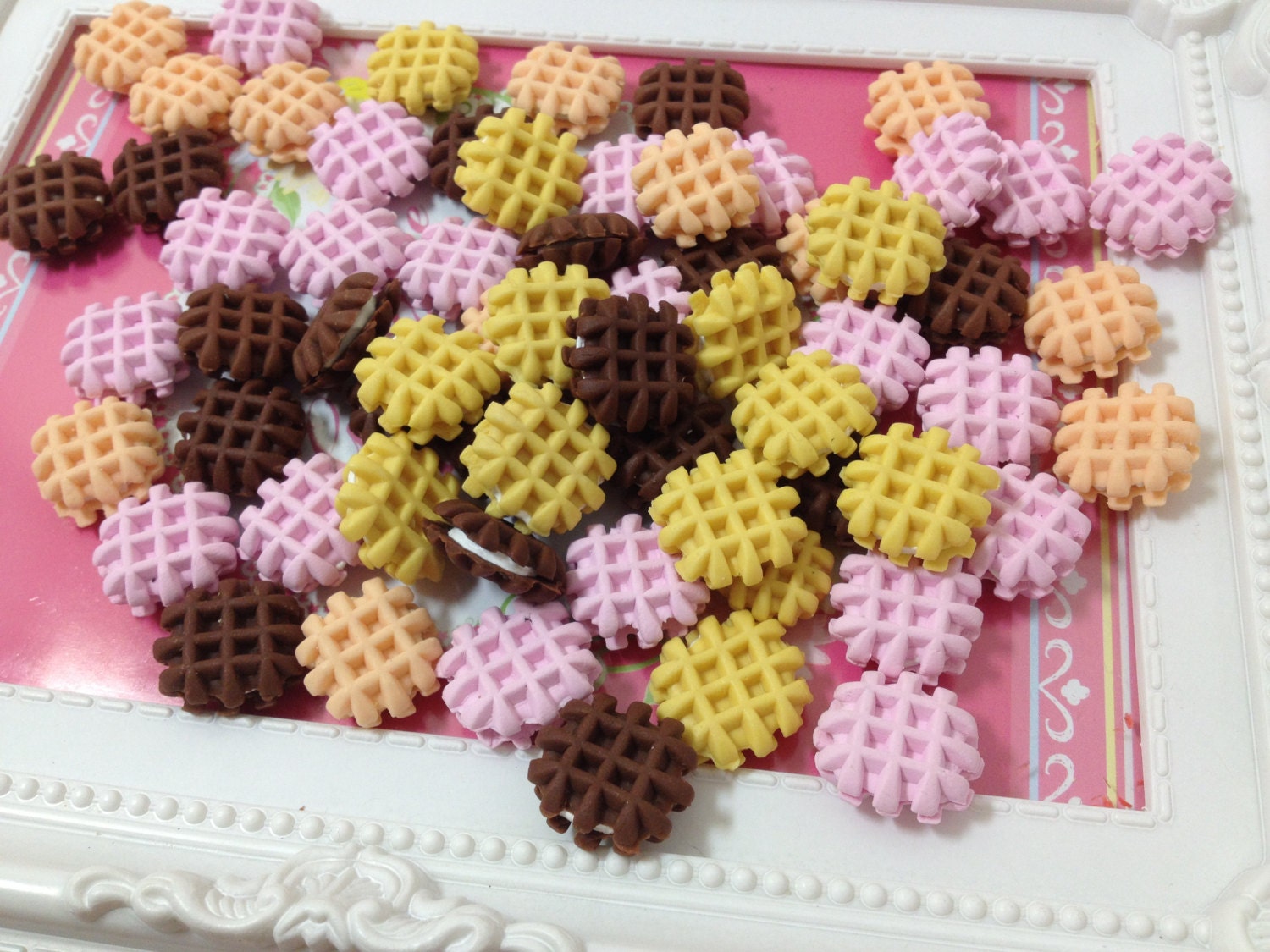 Miniature Food - Waffle Mix Color 20pcs - 17mm For Sweet Deco, Charms, Dollhouse, Miniature - LOT028