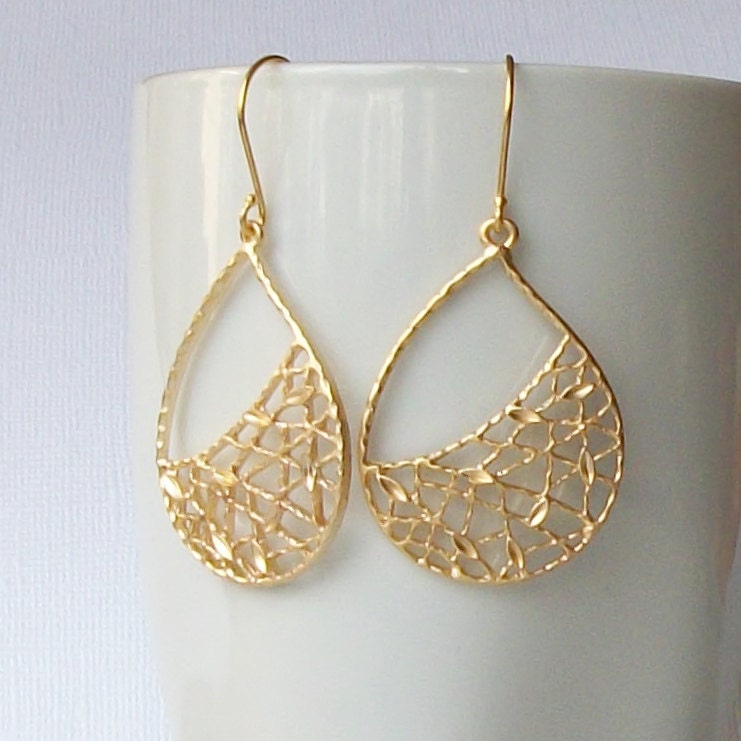 Modern Gold Filigree Dangle Earrings