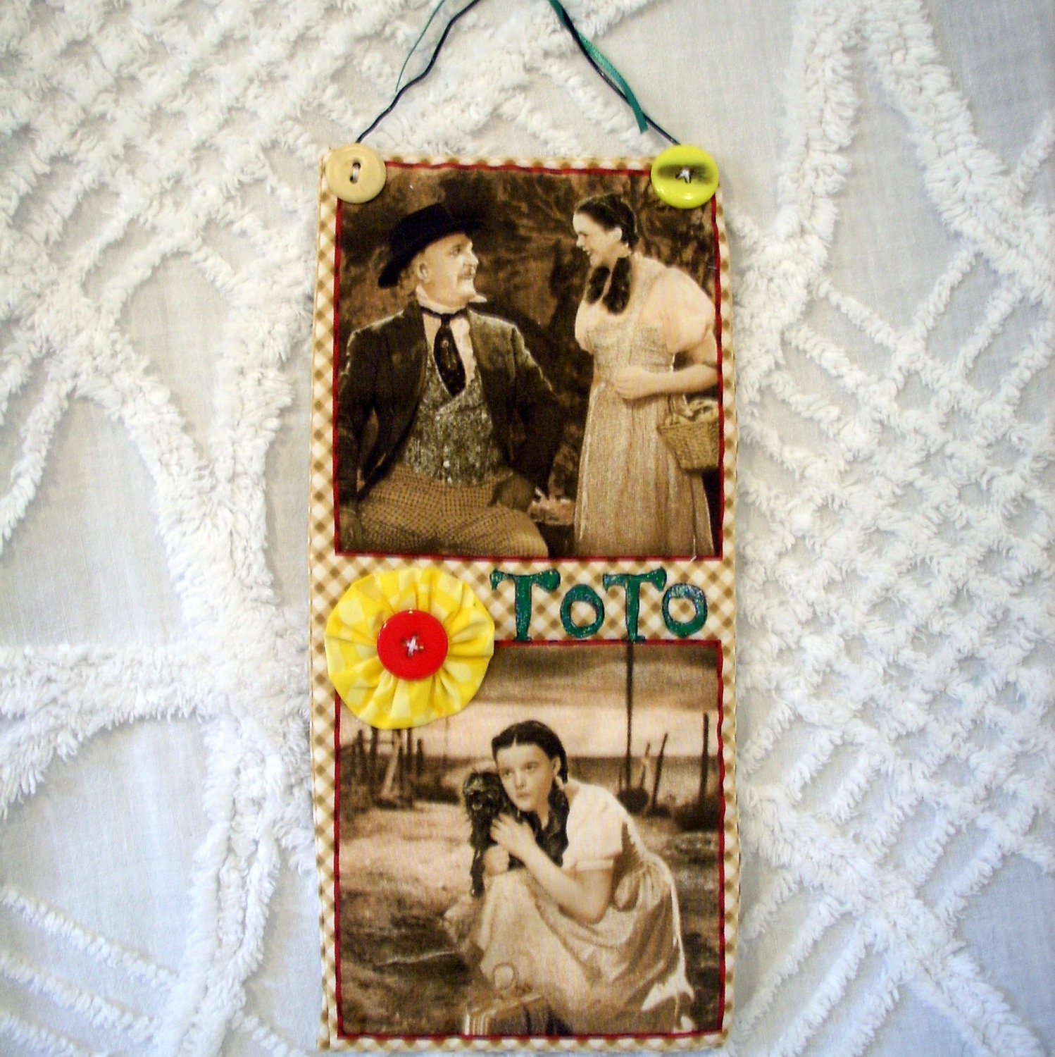 Wizard of Oz Mini Quilt Handmade Sepia Christmas Ornament Wall Hanging Movie Collector Home Decor Dorothy Toto Christmas Tree Ornament