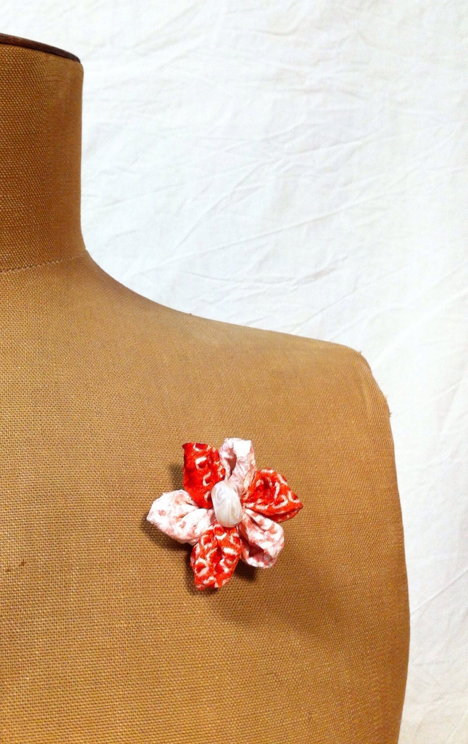Kimono silk fabric flower brooch Kanzashi pink and red vintage silk shibori with large bead