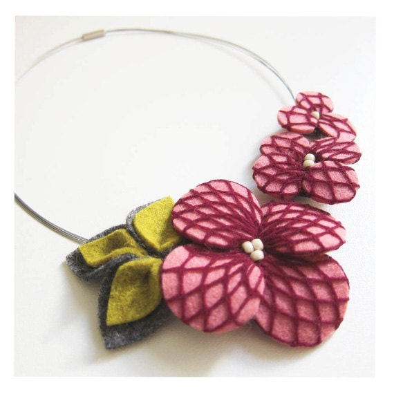 Handmade Felt & Fishnet Necklace - 3 Flower Pink and Burgandy