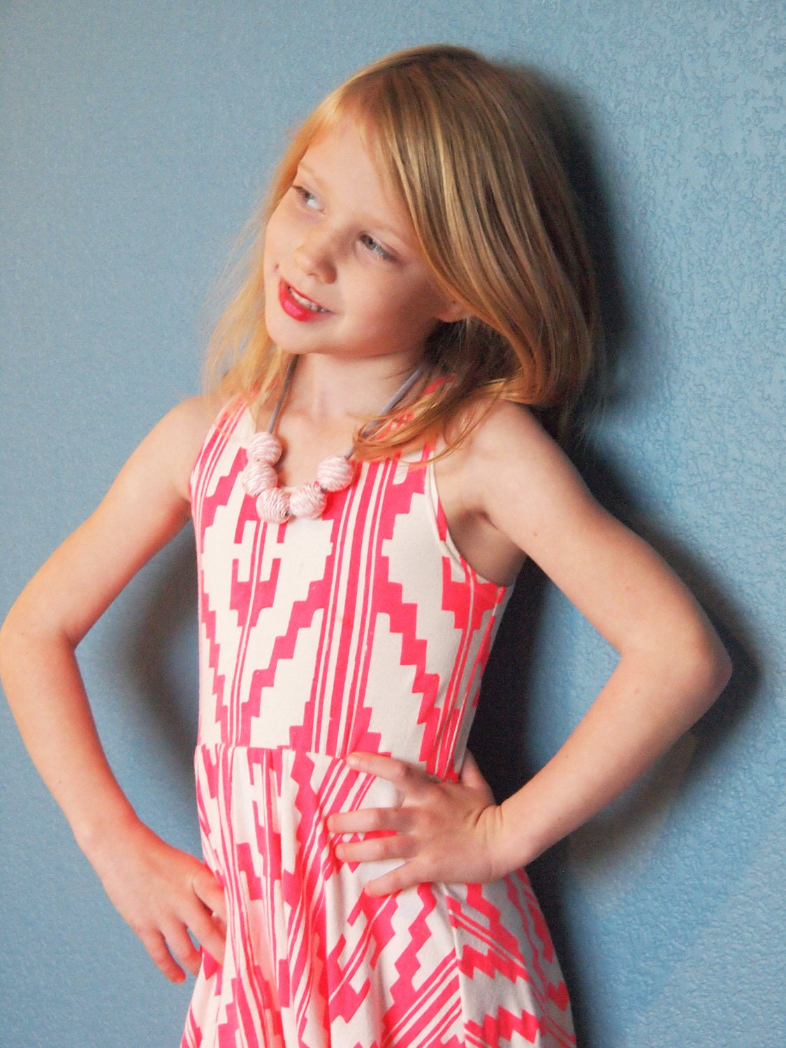 little livly (pale pink & white)
