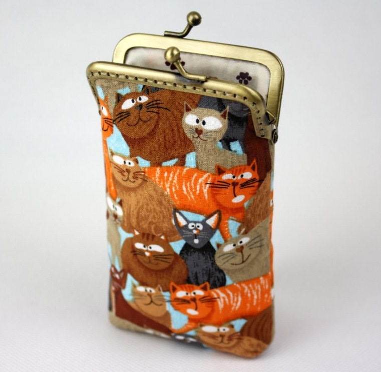 iPhone 5 Case Cats Fabric, iPhone 4 Case, iPhone 4S Case, iPod Case, iPod Touch Case, Cell Phone Case, Cotton Fabric w. Metal Frame