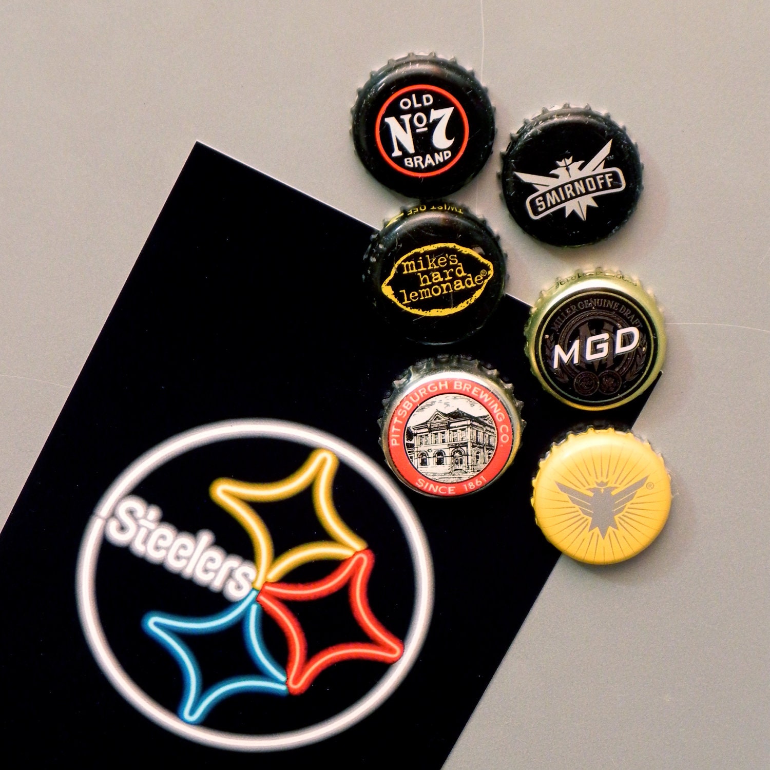 Steelers 6-Pack Beer Bottle Cap Magnets Black & Gold NFL