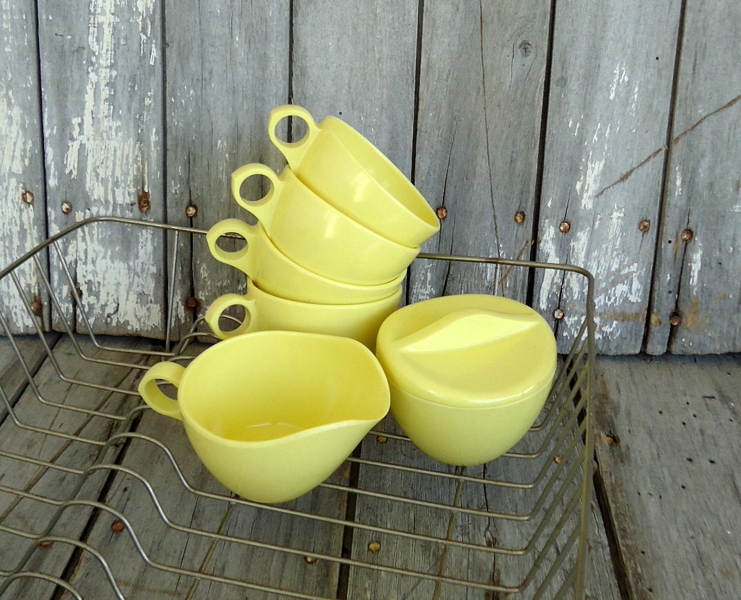 Melmac Cups Mugs Coffee Tea Yellow Lemon Melamine Serving Retro Kitchen Dishes Plastic Covered Sugar Creamer Windsor USA