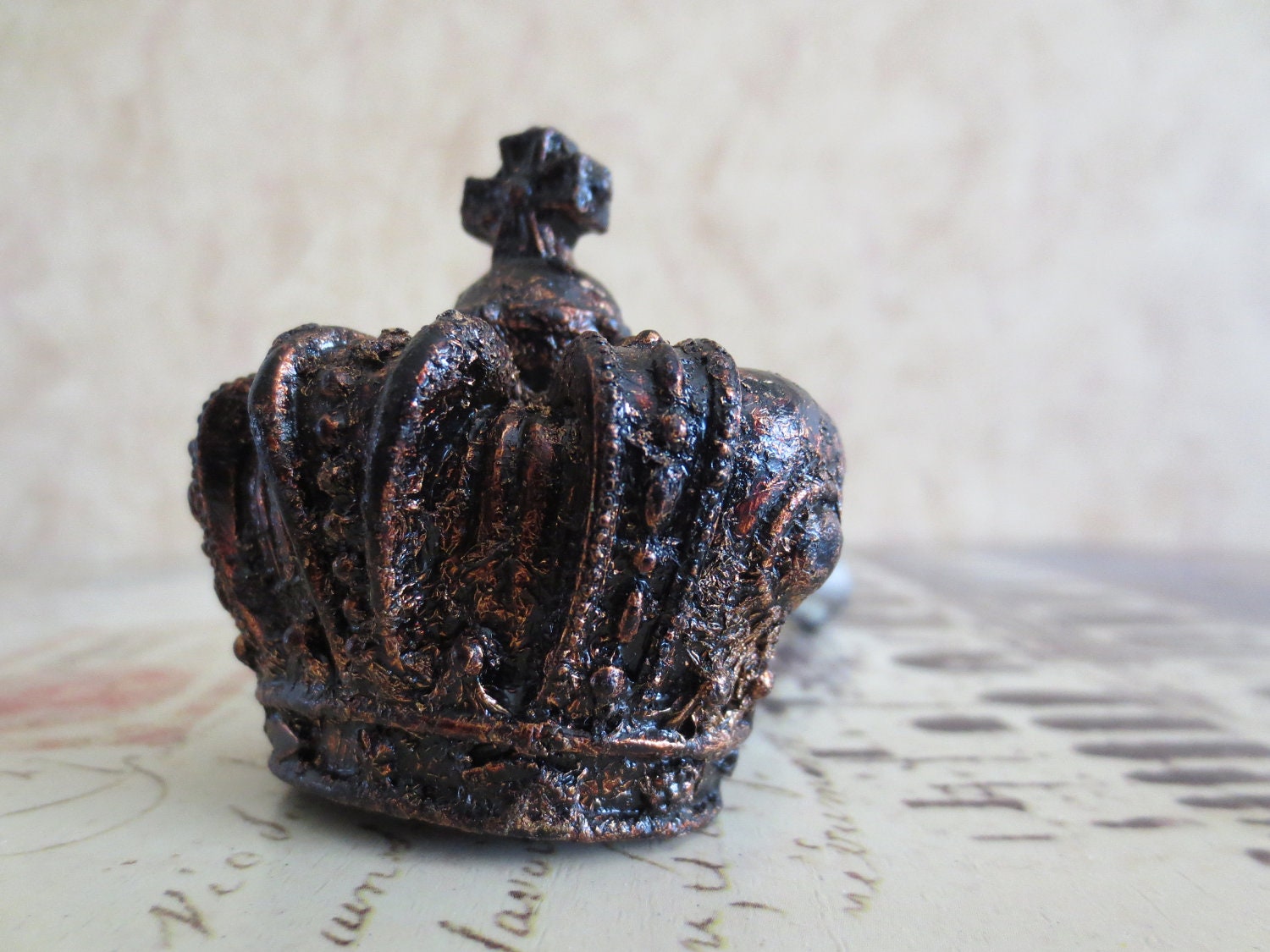 Wine Bottle Stopper - Gold Crown Wine Stopper
