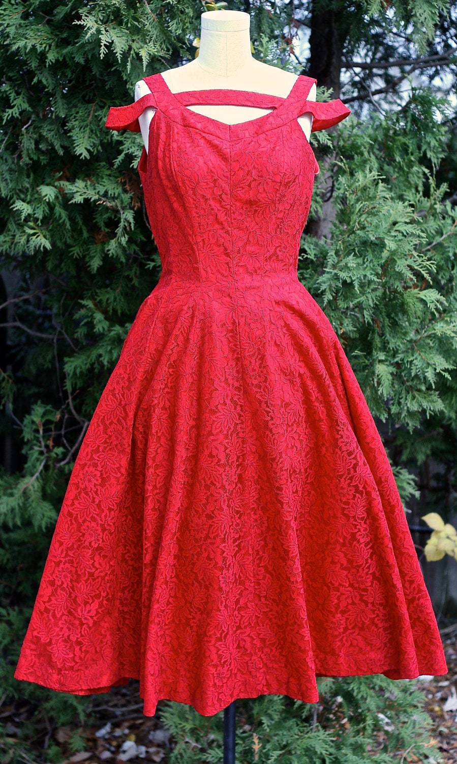 Vintage // 1950s // The Holly and the Ivy // Red Lace // Party Dress // Couture // Suzy Perette