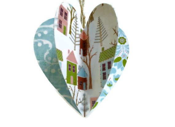 3D Heart Ornament: Unique 3D Heart Christmas Tree Decoration Featuring Five Christmas and Winter Designs on a Jute Hanger