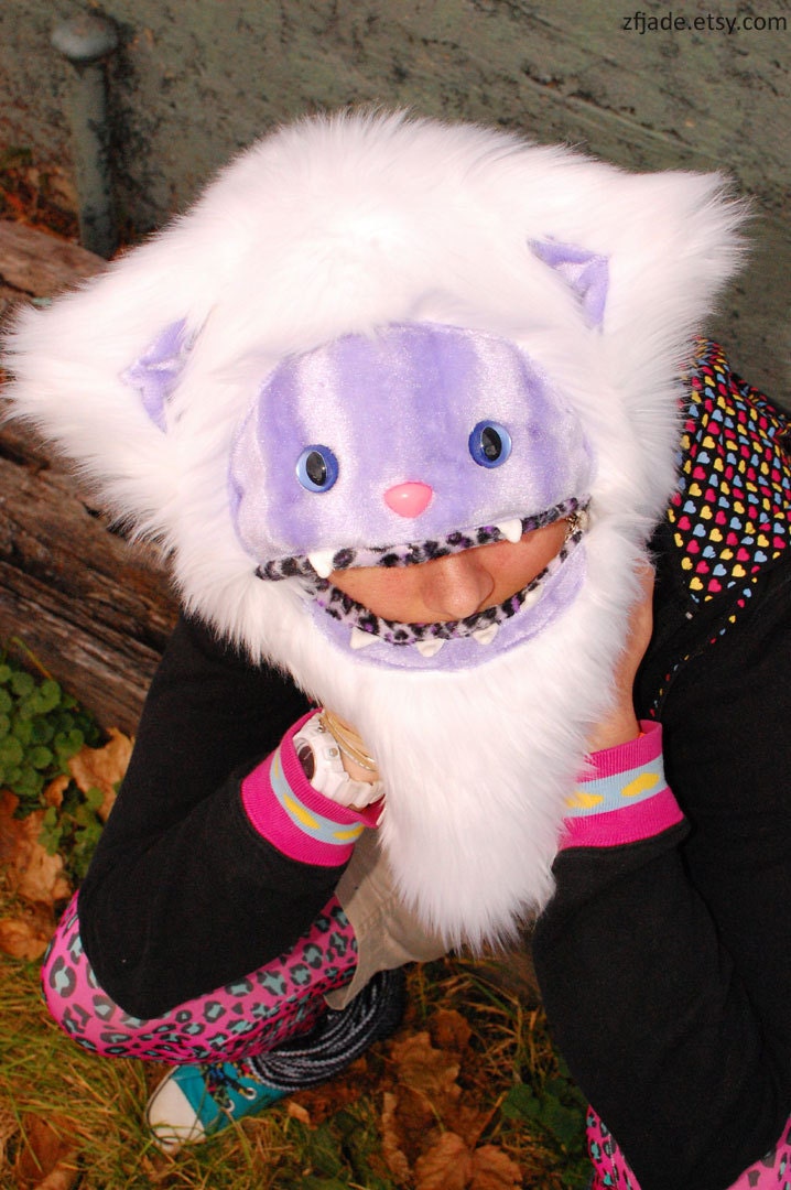 Incognito Monster Helmet, Number 1, Kitten Yeti