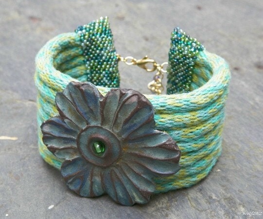 Il Fiore Verde, handmade kumihimo cuff with beadwork