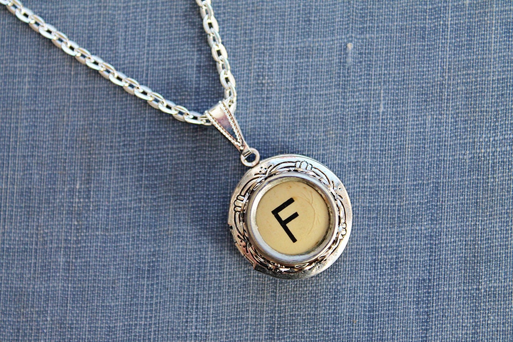 F INITIAL Vintage TYPEWRITER Key LOCKET Style Necklace Light Key Retro Fun