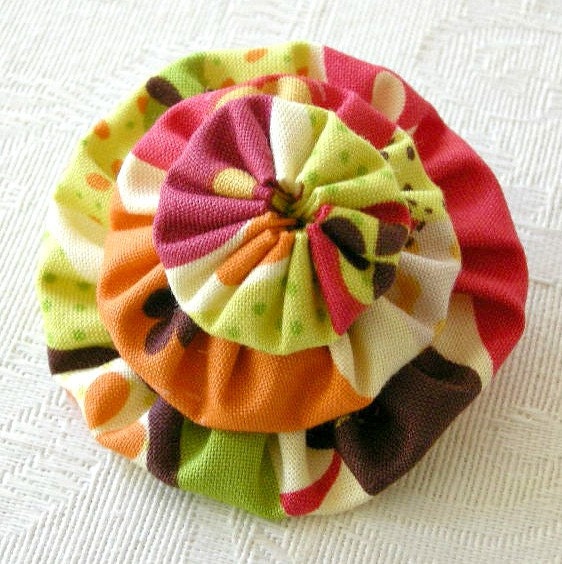 Stacked Flower No 7 - small fabric brooch
