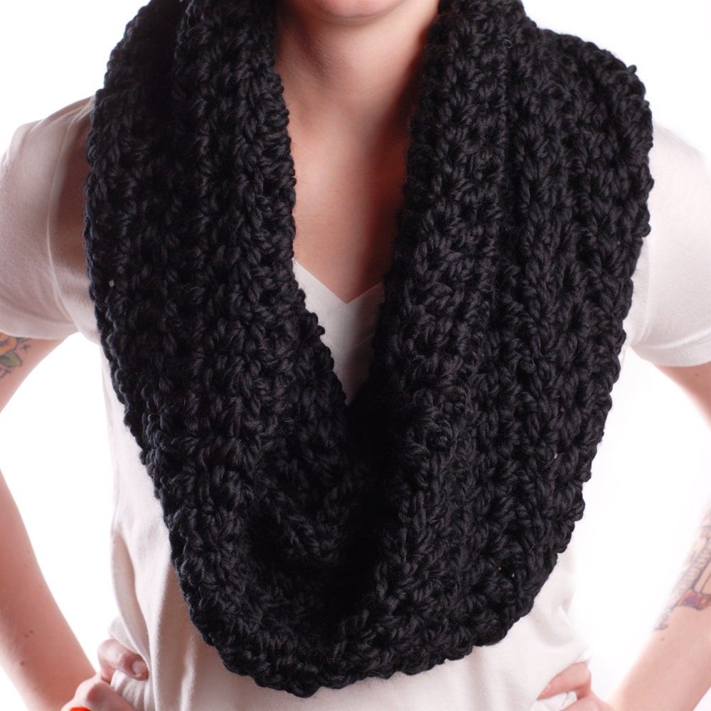 Super Chunky Cowl - Black