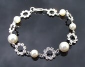 Bridal Ivory Pearl Bracelet, Bridesmaids Crystal Pearl Bracelet.