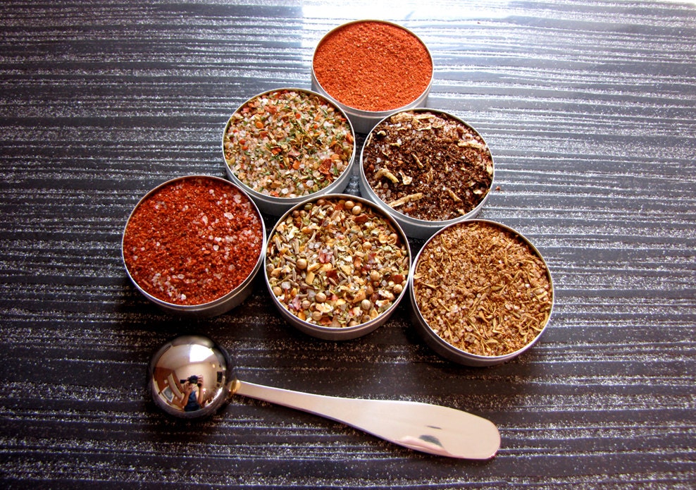 gourmet BBQ rubs kit for red meat and burgers - the perfect gift for him - 6 containers in a gift box
