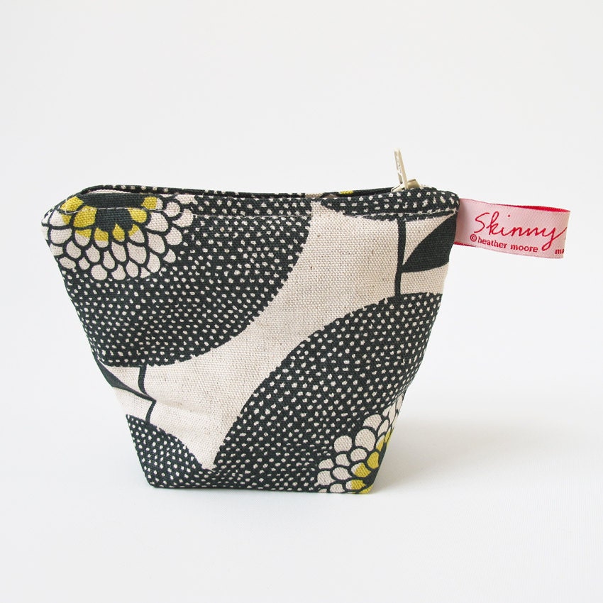 Cute Pouch - Flower Fields in Penny Black