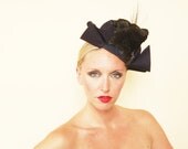 El Gatador: Felt cap with taxidermy rooster