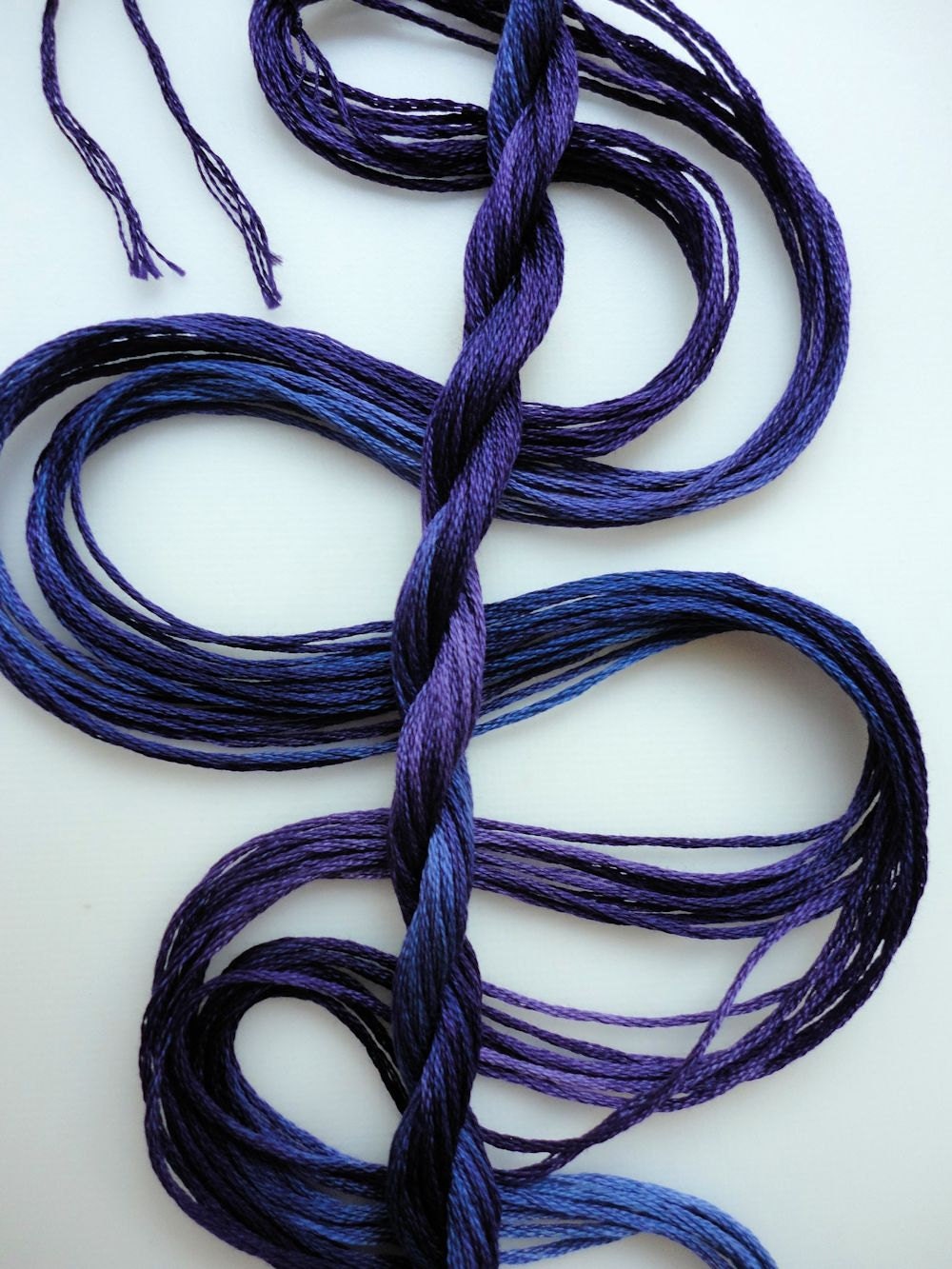 Embroidery floss hand dyed cotton "Hydrangea Dark" - yarnplayer