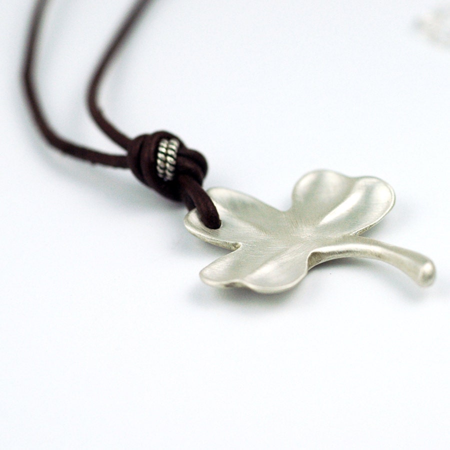 Clover Necklace - Niall Horan ONE DIRECTION Lucky Irish Three-Leaf Clover Shamrock - as seen in Tiger Beat Magazine - 1D Directioner