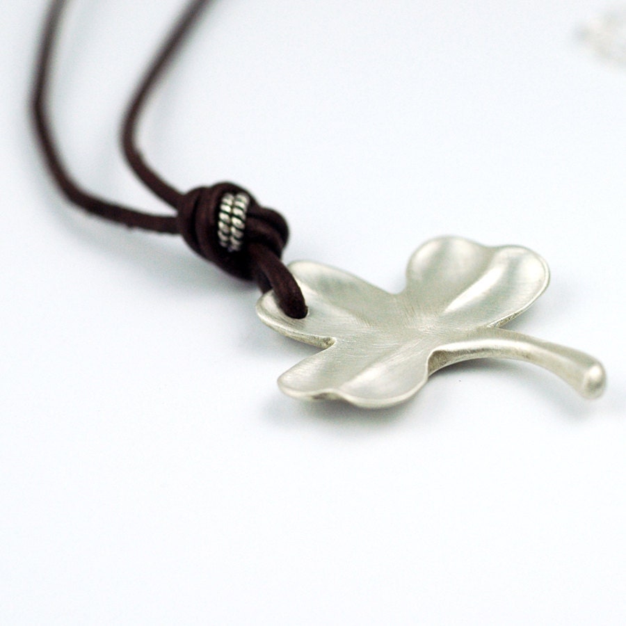 Irish Clover Necklace like Niall Horan's from One Direction as seen in Tiger