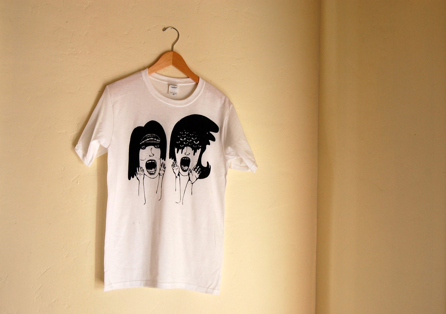 the sisters shirt // size l