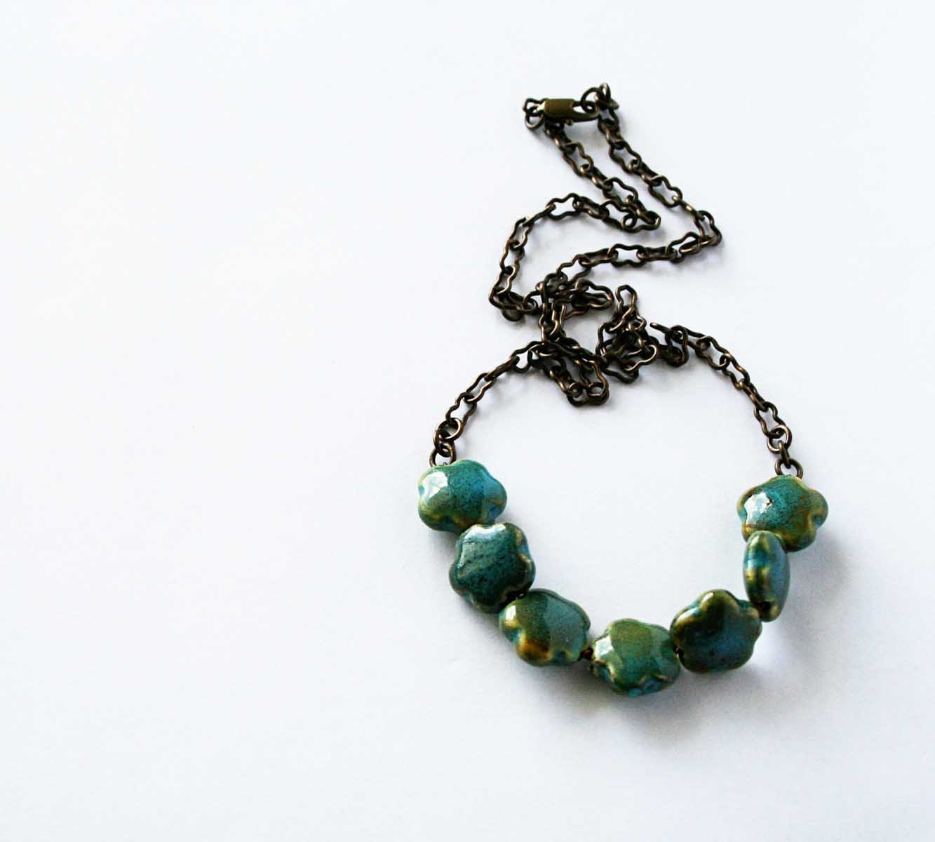 Flower symmetry necklace