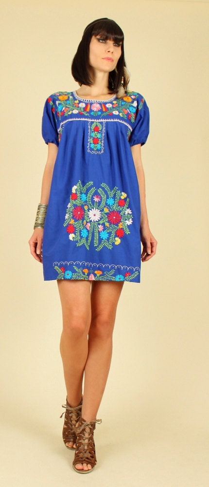 ViNtAgE 70's Hand Embroidered Blue Floral Mexican MiNi Dress