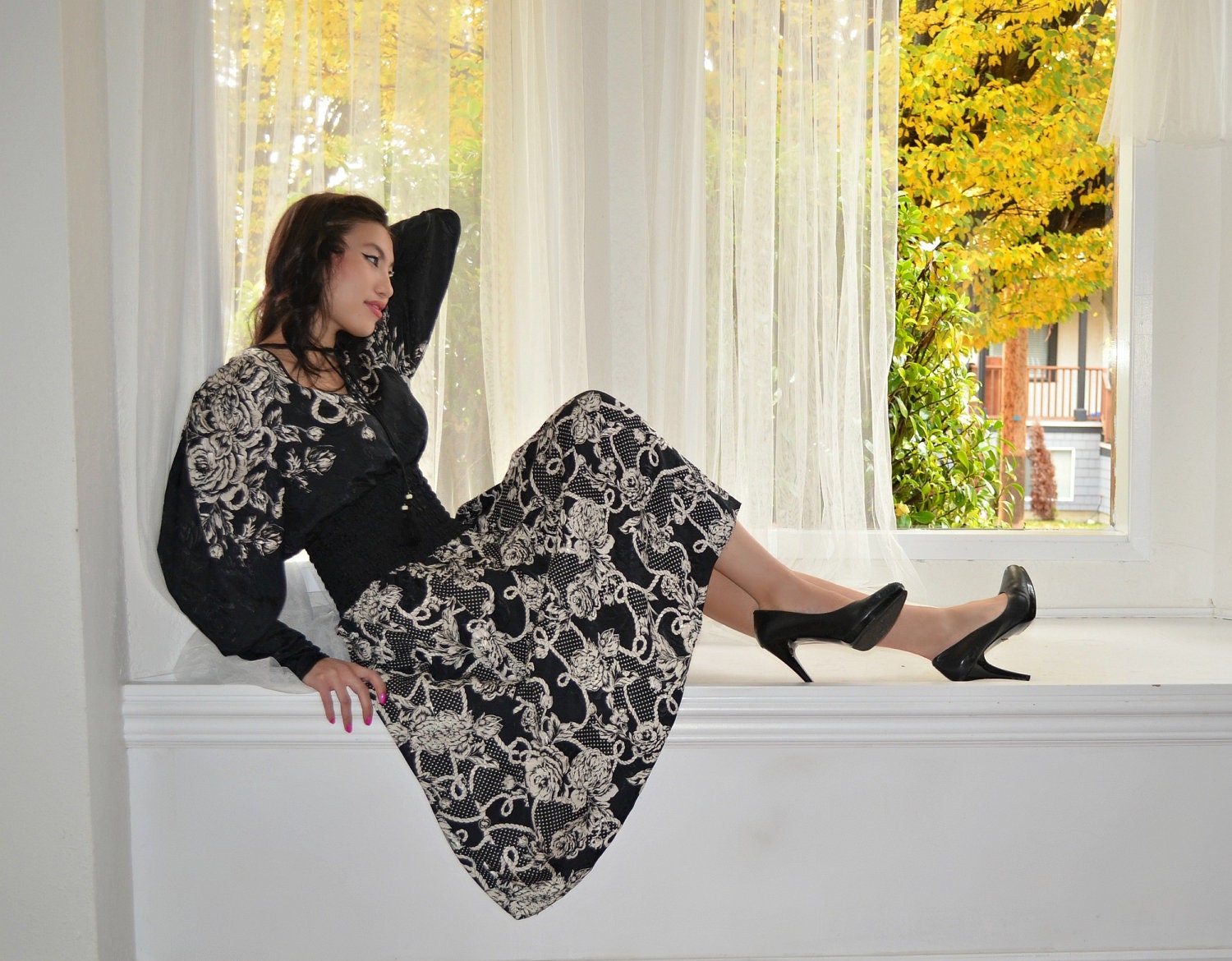 ON SALE Diane Freis Designer Dress Black and White Vintage 80s Floral Pleats Floaty M
