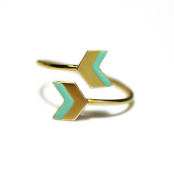Double arrow ring, chevron ring, gold, mint