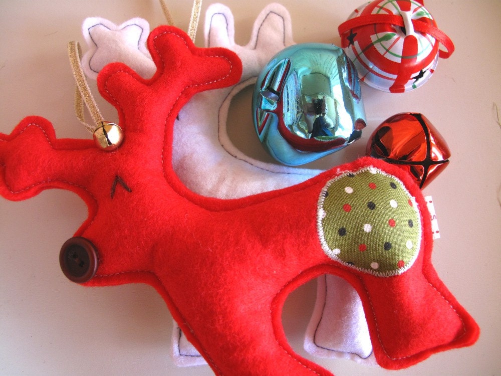 Christmas Decoration x Red Caribou PRANCER reindeer to hang on your tree
