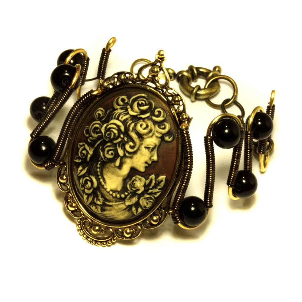 Neo Victorian Jewelry - Bracelet - Beautiful Creamy ivory Antebellum Portrait Cameo blending into a earthy brown background