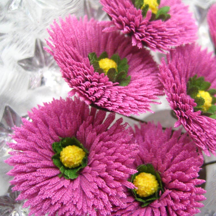 Vintage Fabric Millinery Flowers Made In Germany 6 Ruffled Daisies In Bright Pink